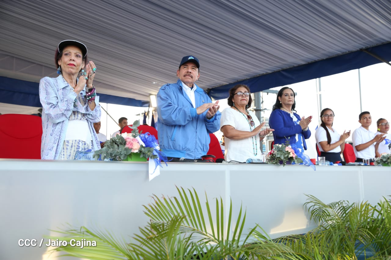 DESFILE1